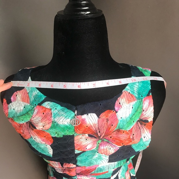 NWT  Tommy Hilfiger Flower Dress - Picture 4 of 9